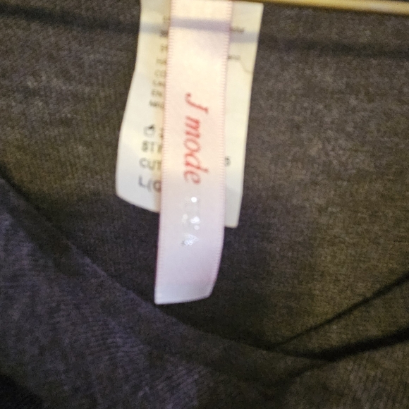 J mode USA long sleeve gray tunic with side gather and buttons - Picture 4 of 5